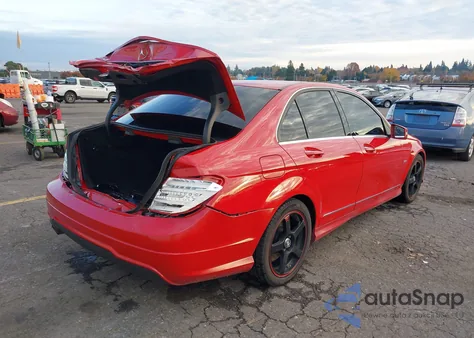 2012 Mercedes-Benz C 250 Luxury/Sport из США, поврежденный, VIN WDDGF4HB1CR215032